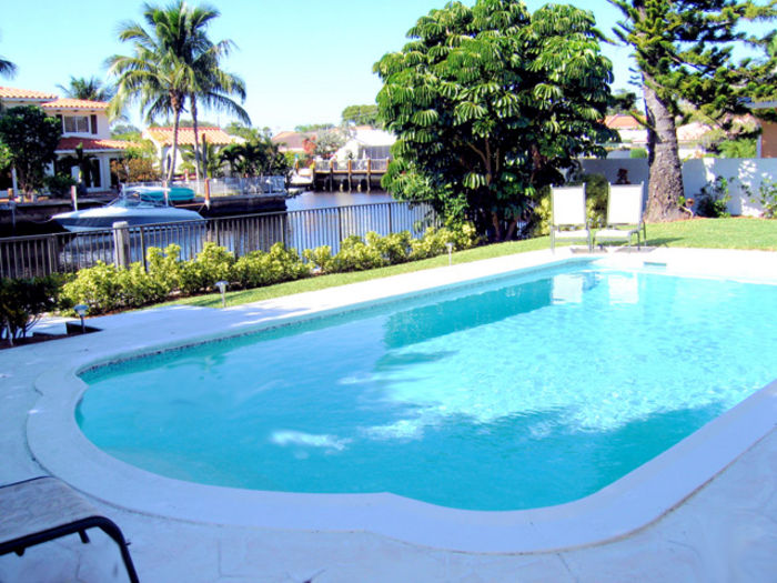 View Luxury waterfront 5 Bedroom home