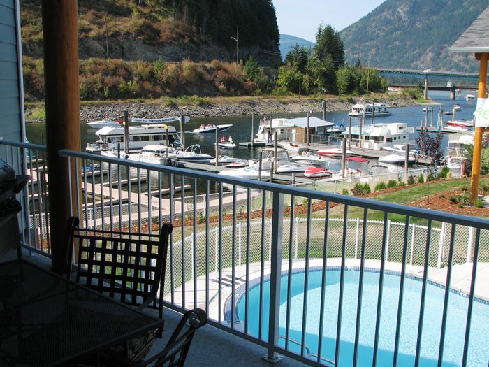 View Luxury Shuswap Condo