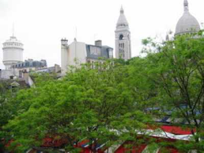 View DREAM VIEWs in Paris Montmartre