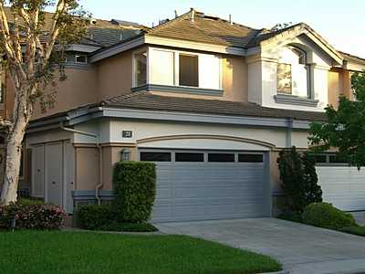 View Luxurious Townhome By the Sea