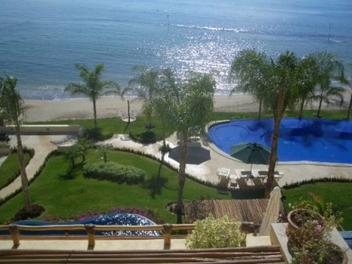 View Luxury Oceanfront Townhouse with