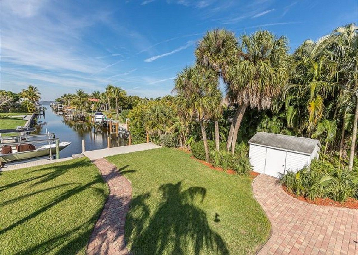 View Waterfront  Home close to Sanibel