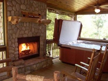 View The Bears Den Luxury Cabin Retreat