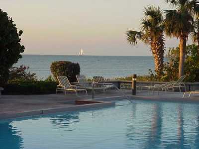 View Henrys Penthouse On the Ocean