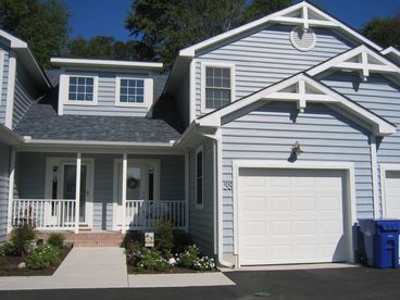 View Luxury Townhouse Backing to Woods