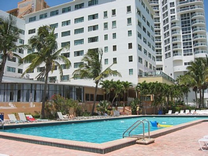 View Spacious Townhouse on  Beach