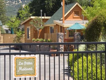 View Les Petites Maisons