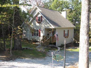 View Secluded lakefront cottage on Tablerock