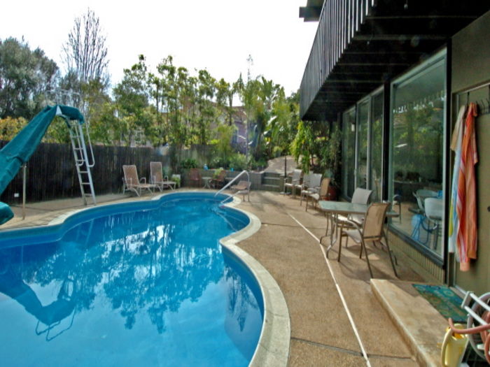 View Poolside Guest House 