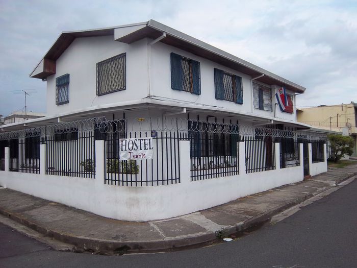 View Costa Rica Hostel Castle Tam