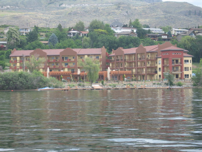 View OSOYOOS LAKEFRONT  HUGE  1400