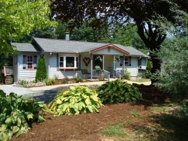 View Secluded Rose Cottage Hot TubPoolKid