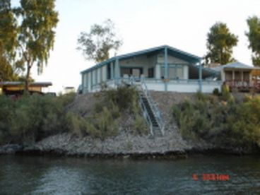 View Stay on the water on the island