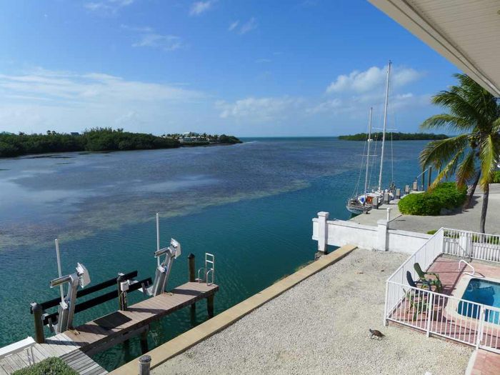 View Gulf Breeze Pool Home