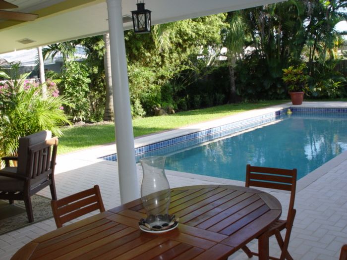 View Florida Tropical Pool House