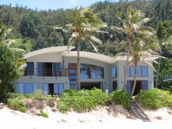 View Blue Wave House at Pipeline