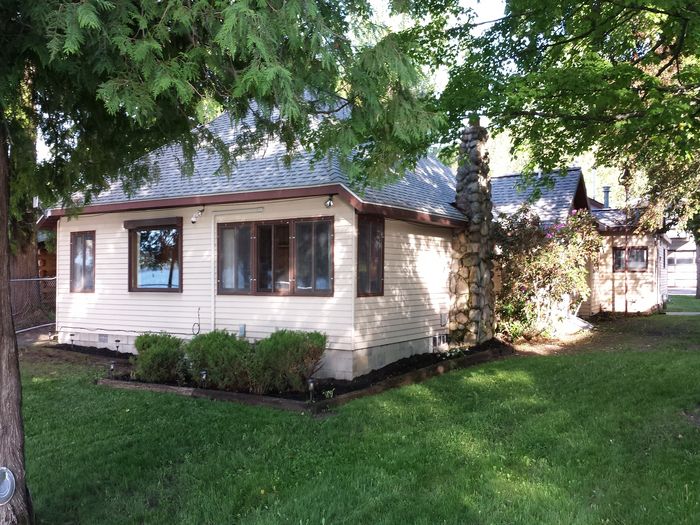 View Spacious Cottage on Lake Leelanau