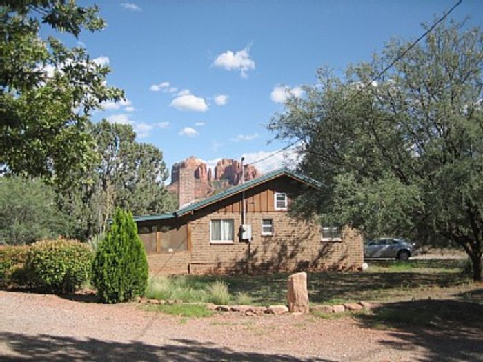 View Sedona cabin with awesome Cathedral