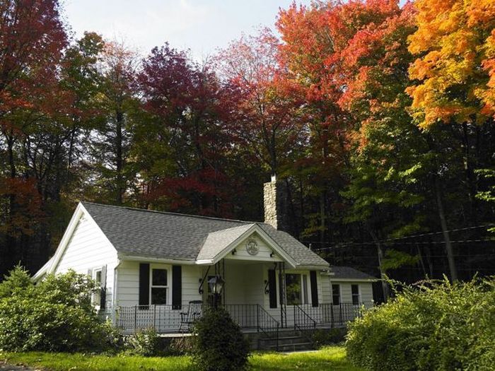 View Beautiful Catskills Wooden Cottage