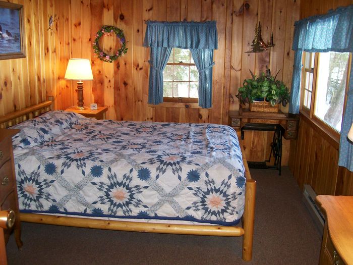 View Lakefront 2 BR Log Cabin