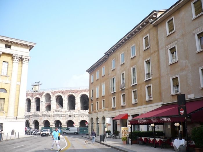 View Arena studio in center of Verona