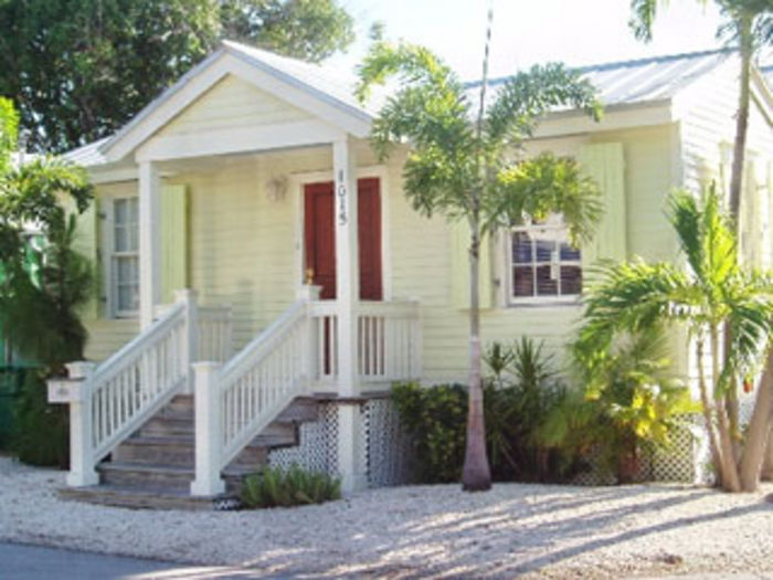 View Howe Street Hideaway