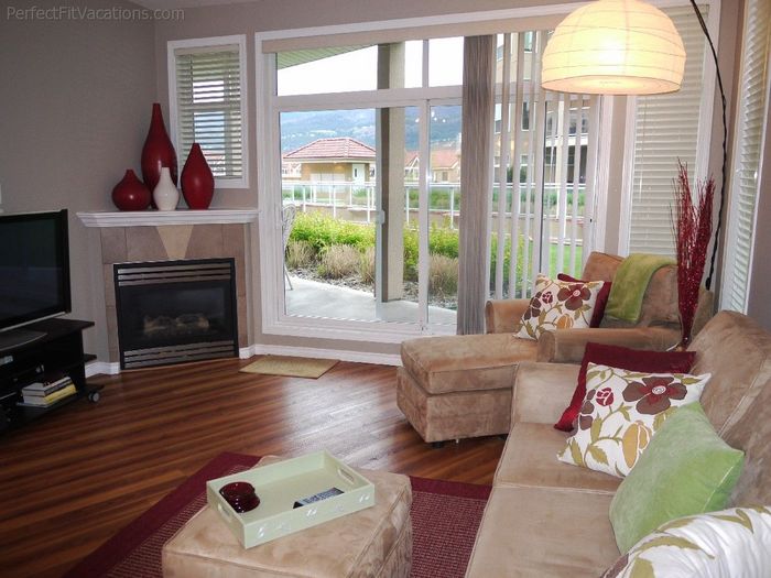 View Discovery Bay Poolside Classic