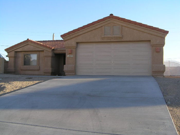 View Three Bedroom Two Bath Pool Home