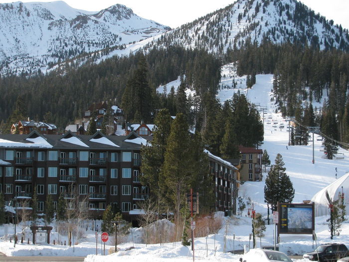 View Upgraded 1 Bedroom SkiinOut Condo
