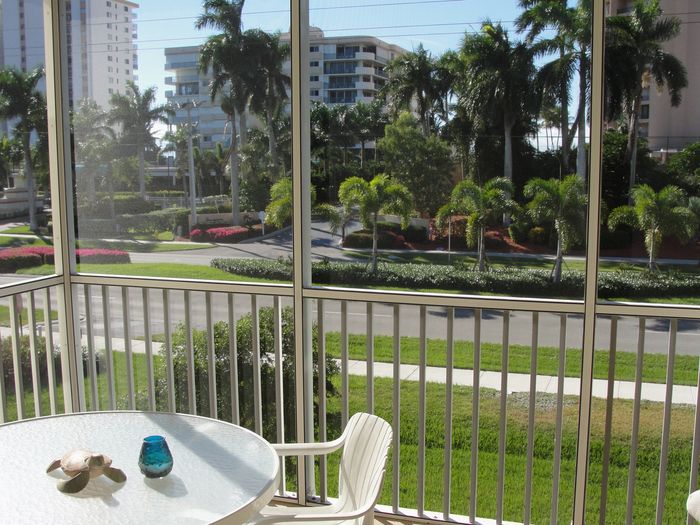 View Walk to Beach  Beautiful 2 Bedroom