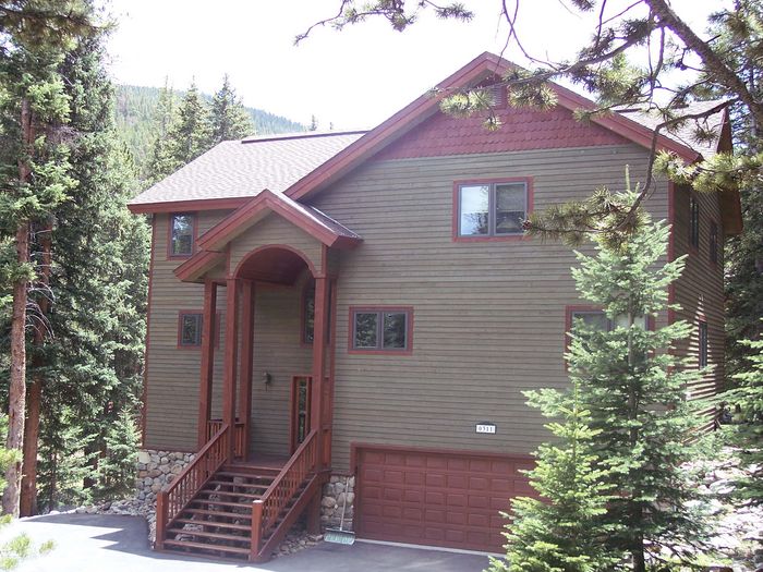 View Red Mountain Lodge Sleeps 14