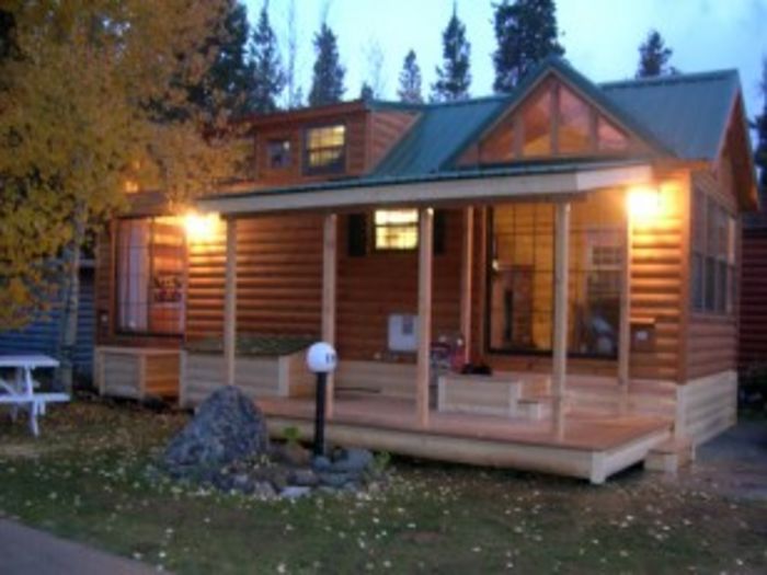 View Beautiful 2 Bedroom Custom Cabin