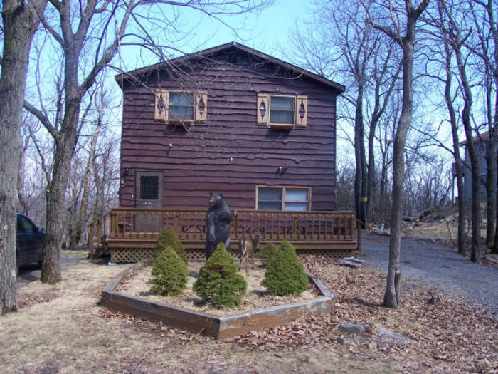 View Mt Bear Lodge in the Poconos