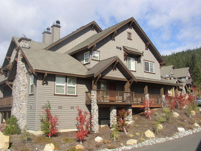 View Family Friendly Roslyn Ridge Townhouse