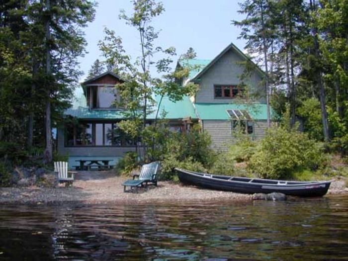 View Large Lakefront Cottage and Log