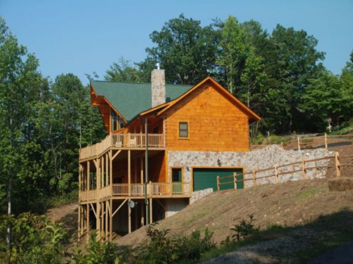 View Pinnacle Peaks Lodge