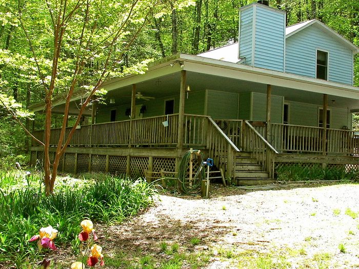 View Blue Arrow Cottage Near Brevard