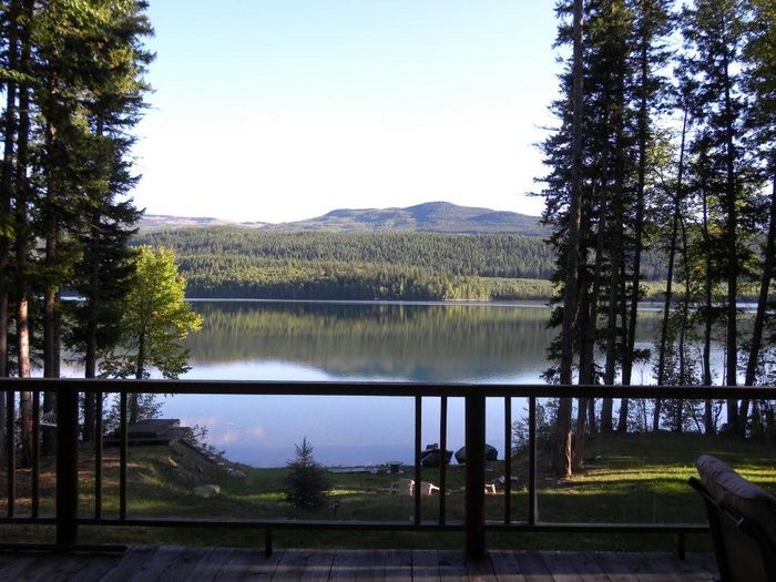 View Cariboo Lakefront Retreat