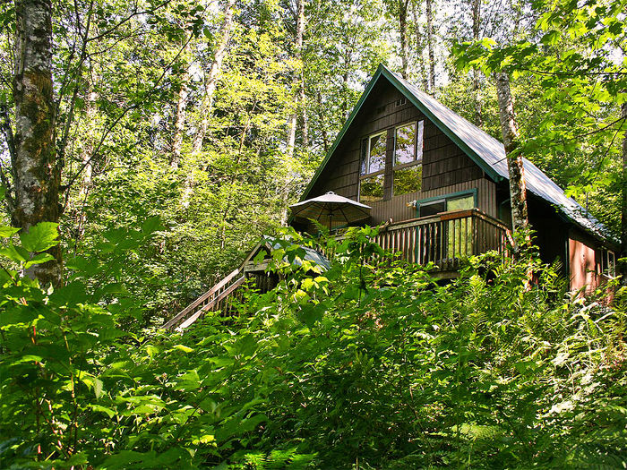 View Huckleberry Hideout on the Skykomish