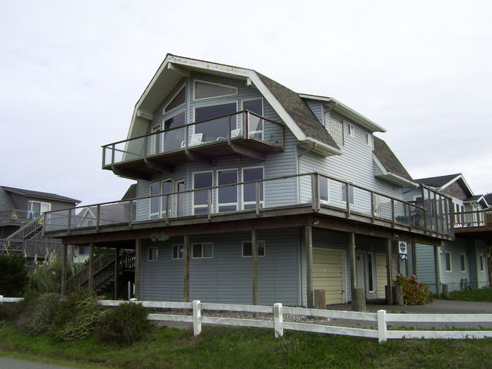 View The Gray Whale at Rogue Shores