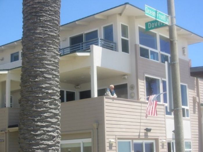 View Luxurious Oceanfront Retreat