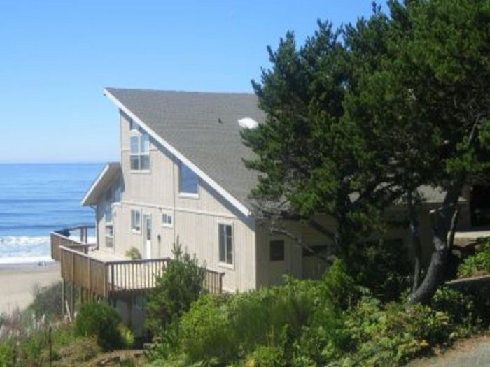 View Annas Beach House  OCEANFRONT