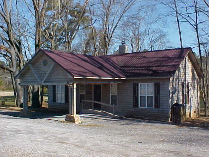 Guntersville, Alabama Kudzu Cove Cabins, Buck