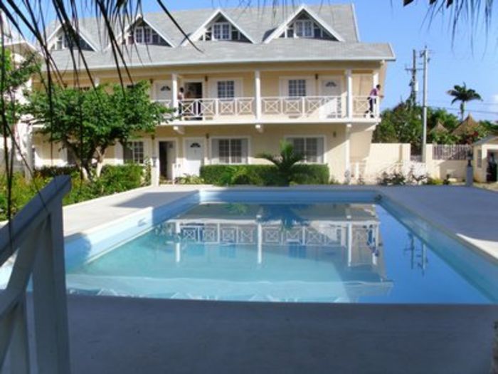 View Caribbean Court Apartment