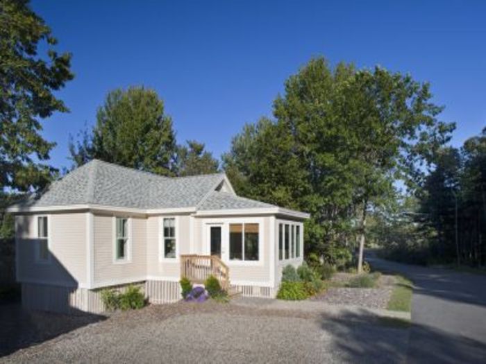 Wells, Maine Seaglass Village Cottage