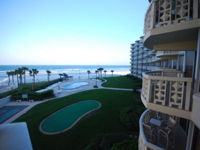 New Smyrna Beach, Florida Golden Arms 302 2BR