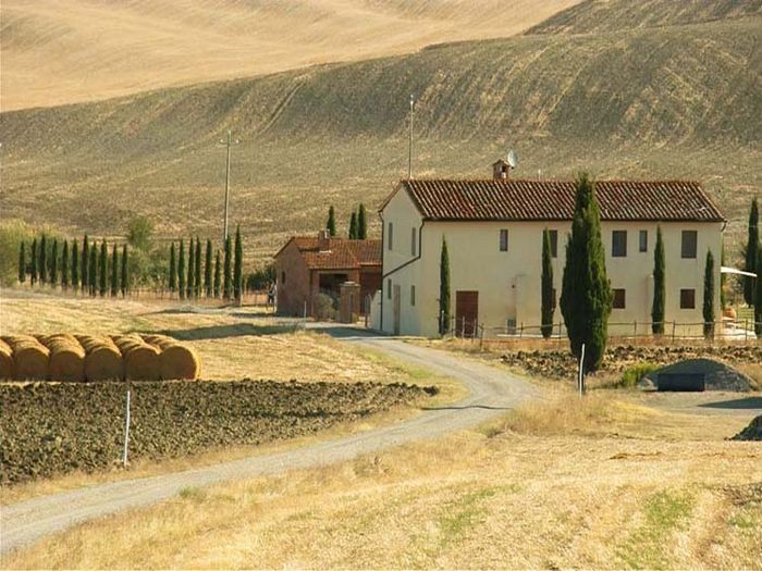 View Farmhouse Casa Orcia  holiday