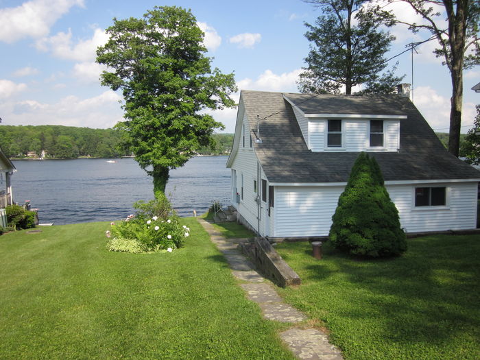 View Newton Lake Summer House