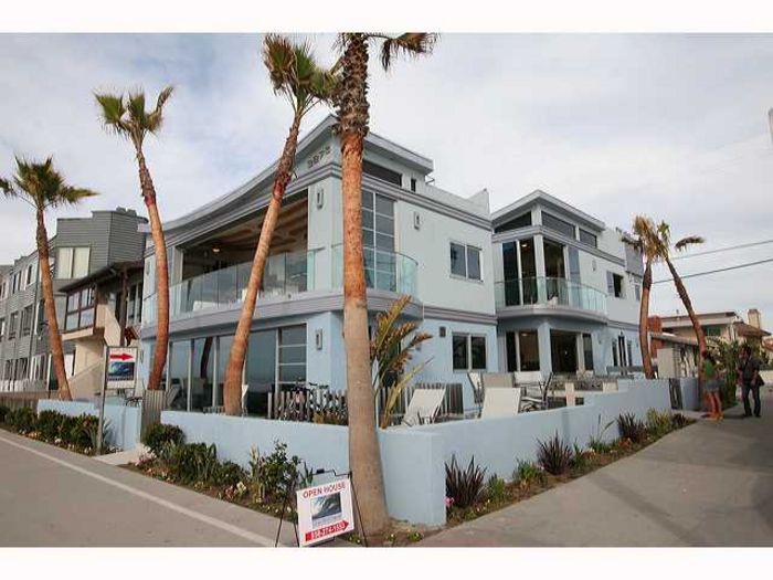 View 3275 Ocean Front Walk