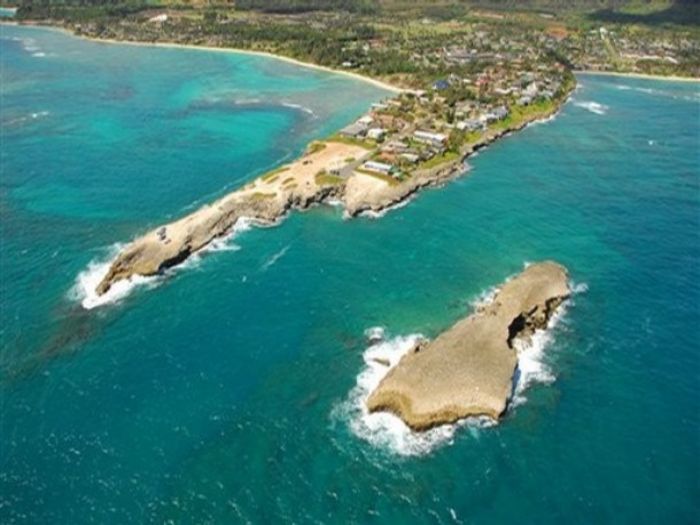 View 3 Bedroom Laie Oceanfront Sleeps